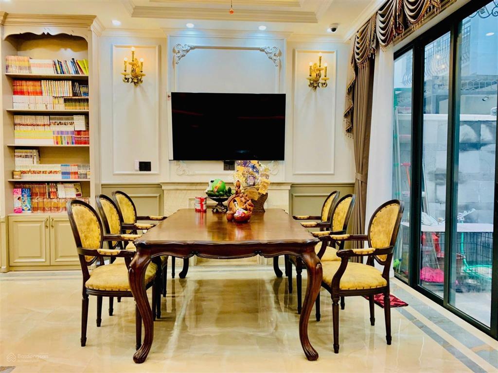 Bán nhà vinmarina hoàn thiện full nội thất,view công viên hồ nước khu đóng