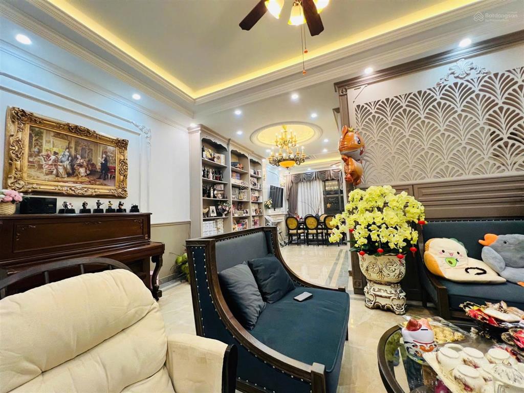 Bán nhà vinmarina hoàn thiện full nội thất,view công viên hồ nước khu đóng