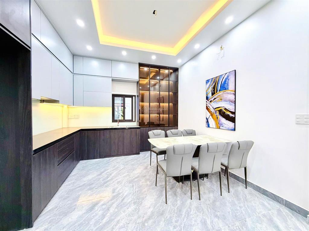 Nhà mới xây độc lập oto đỗ cửa giáp mặt đường hồ sen hơn 5 tỷ hàng hiếm