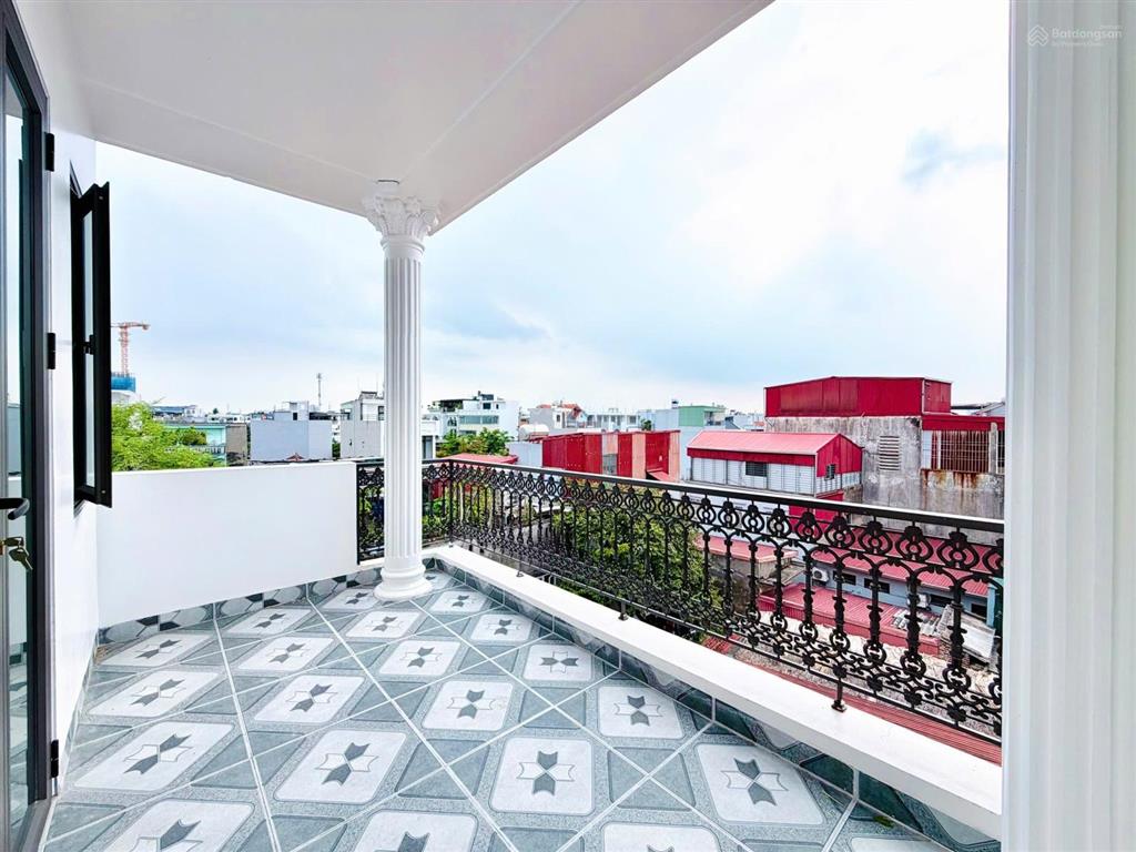 Nhà mới xây độc lập oto đỗ cửa giáp mặt đường hồ sen hơn 5 tỷ hàng hiếm
