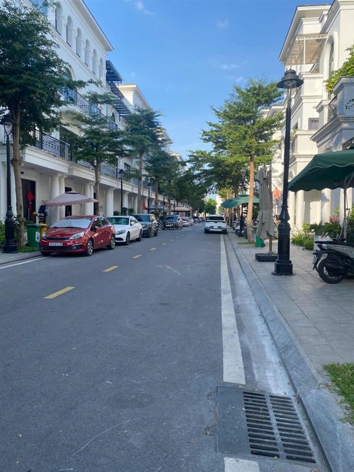 Căn hoàn thiện có thang máy vin  marina
 dt  75m ngang 5 m full nội thất hơn 11 tỷ