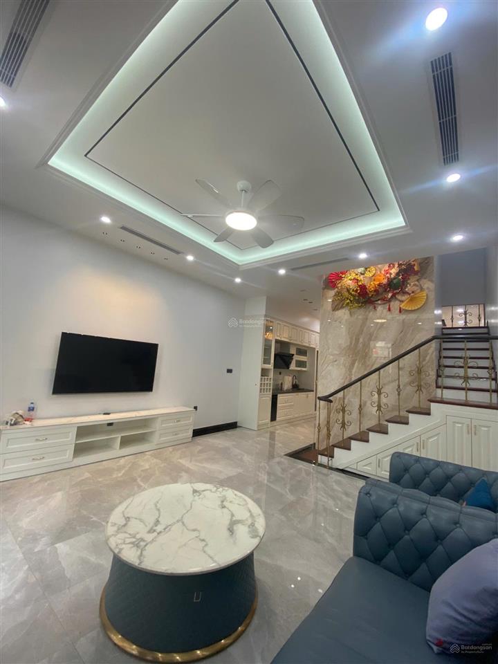 Căn hoàn thiện có thang máy vin  marina
 dt  75m ngang 5 m full nội thất hơn 11 tỷ