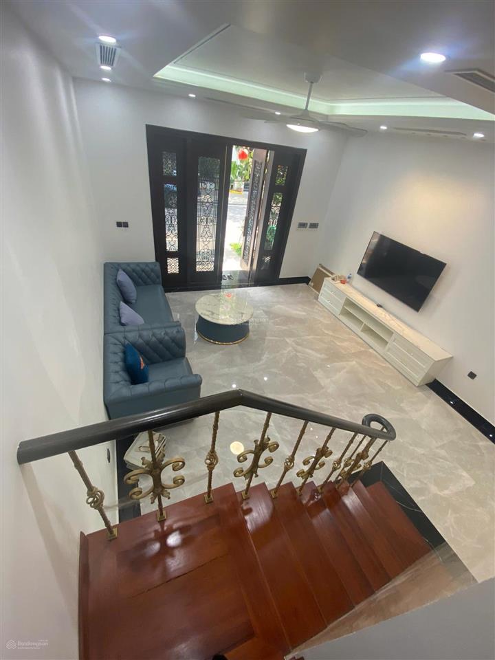 Căn hoàn thiện có thang máy vin  marina
 dt  75m ngang 5 m full nội thất hơn 11 tỷ