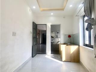 Cho thuê phòng studio (sơn mới) có máy lạnh, cửa sổ, thang máy, bảo vệ, gần chợ bà chiểu