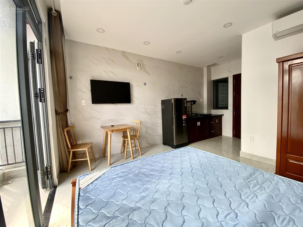 Cho thuê căn hộ studio full nội thất , ban công thoáng , máy giặt riêng , gần chợ bà chiểu