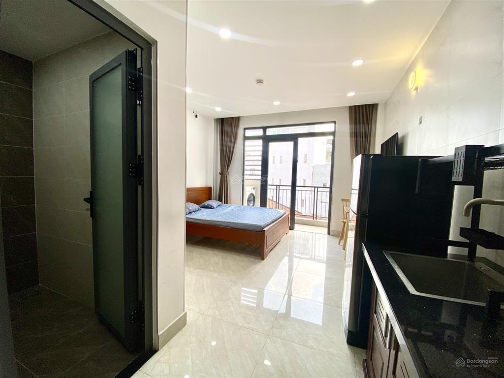 Cho thuê căn hộ studio full nội thất , ban công thoáng , máy giặt riêng , gần chợ bà chiểu
