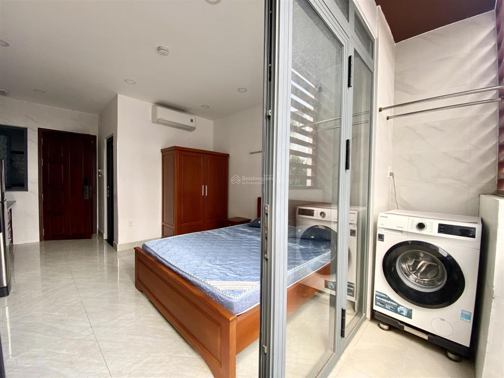 Cho thuê căn hộ studio full nội thất , ban công thoáng , máy giặt riêng , gần chợ bà chiểu