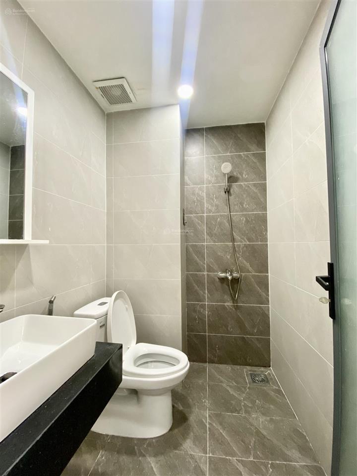 Cho thuê căn hộ studio full nội thất , ban công thoáng , máy giặt riêng , gần chợ bà chiểu