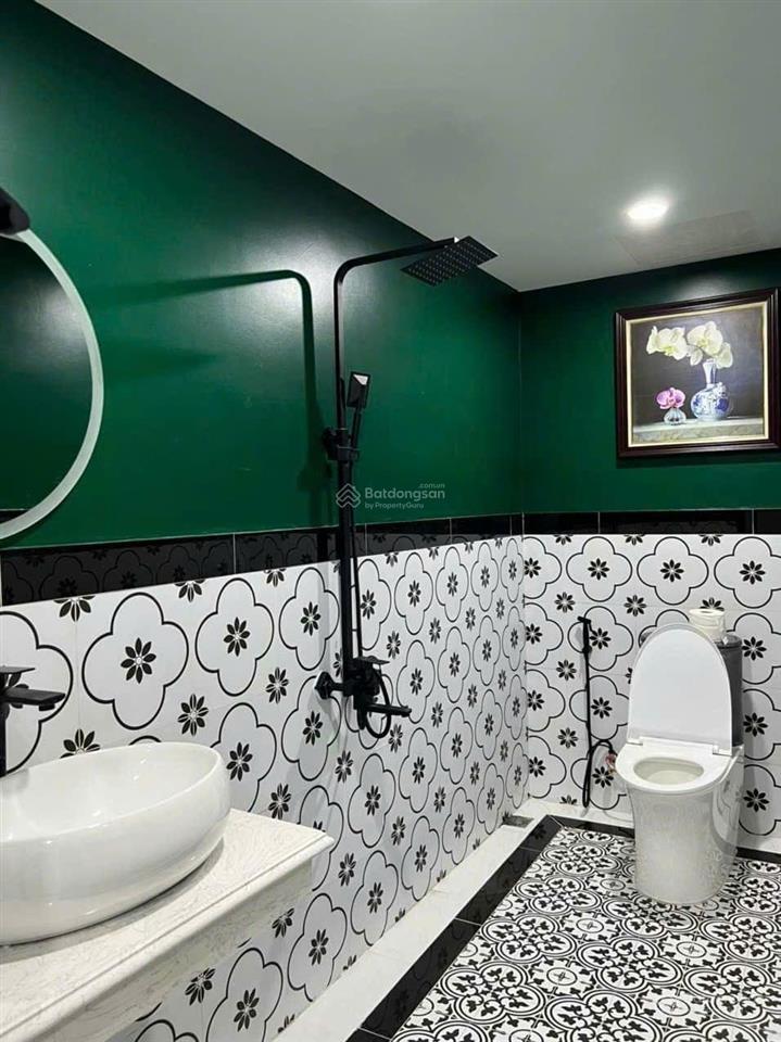 Bán nhà đội nhân 168m2, 5 tầng giá 68 tỷ. ba đình