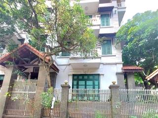 Bán biệt thự vườn đào 250m2, giá 122 tỷ. tây hồ