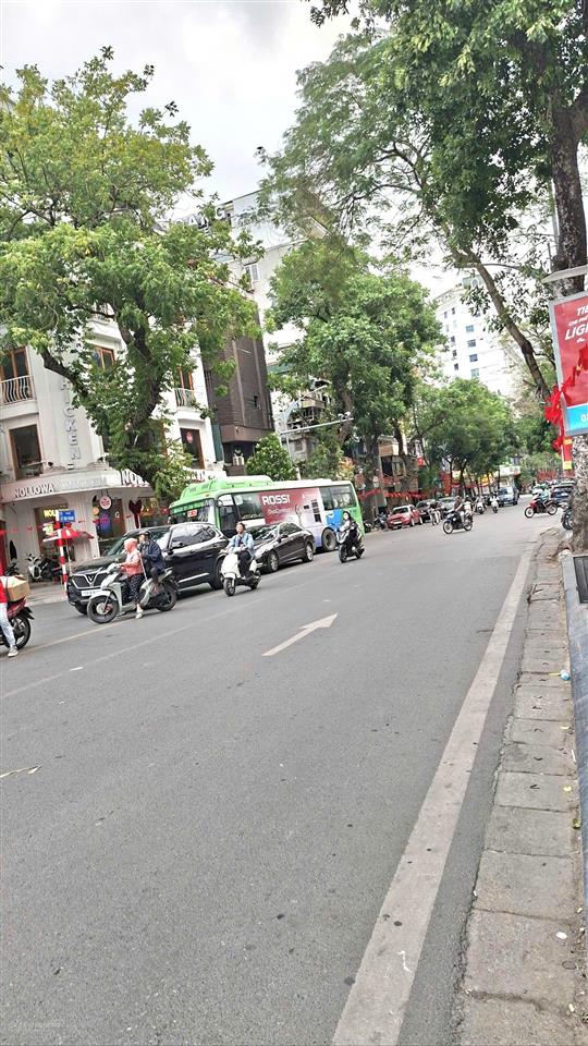 Bán nhà mặt phố thụy khuê 62m2, giá 20 tỷ. tây hồ