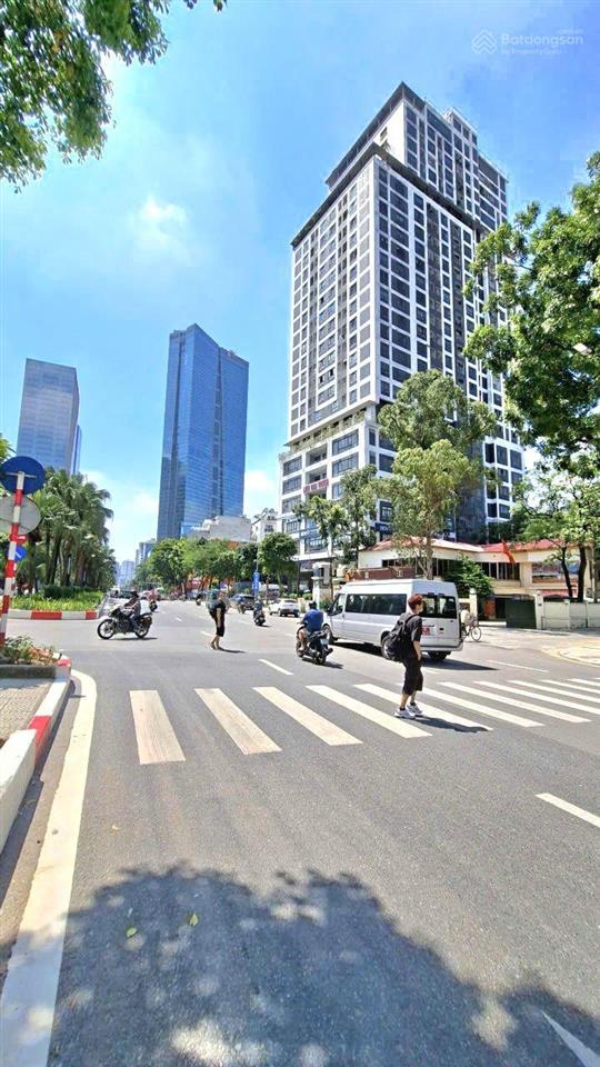 Bán nhà liễu giai 182m2, 7 tầng gía 120 tỷ. ba đình