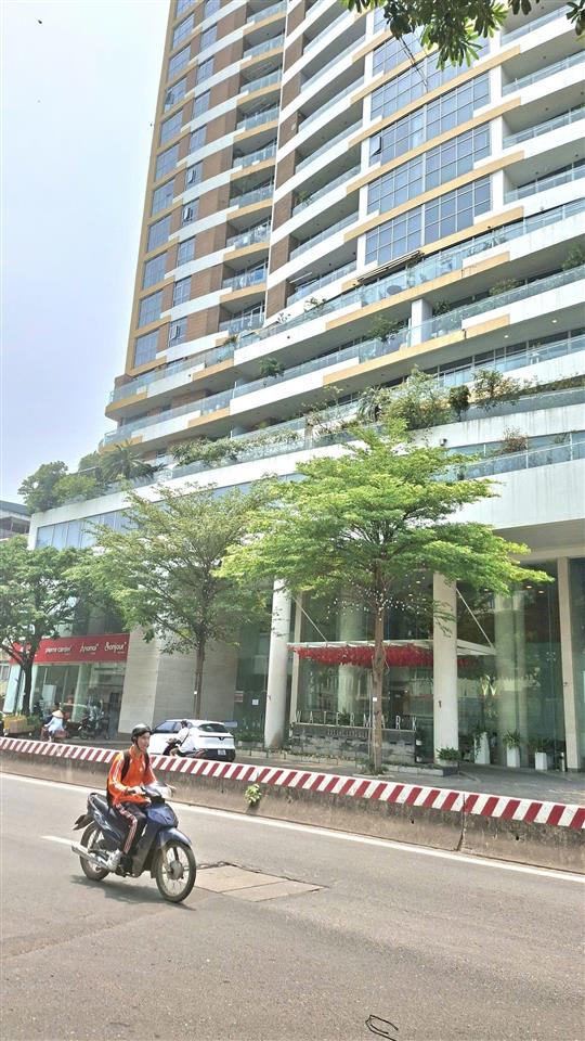 Bán nhà lạc long quân 300m2, 9 tầng giá thỏa thuận