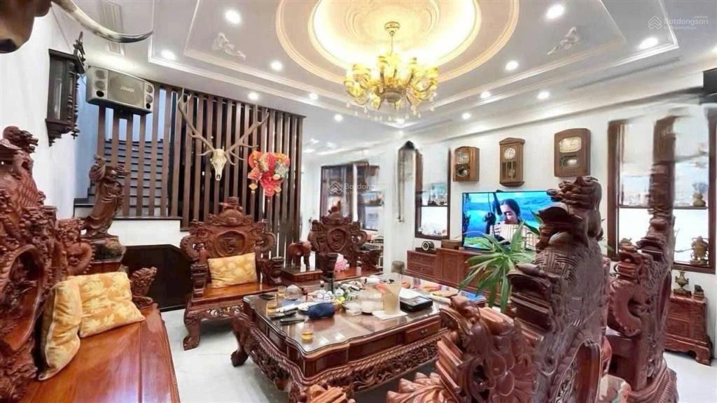 Bán nhà hoàng quốc việt 120m2, 6 tầng giá 35 tỷ. cầu giấy