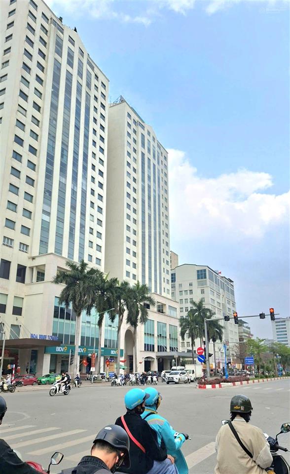 Bán nhà mặt phố hoàng quốc việt 185m2, 7 tầng giá thỏa thuận. cầu giấy