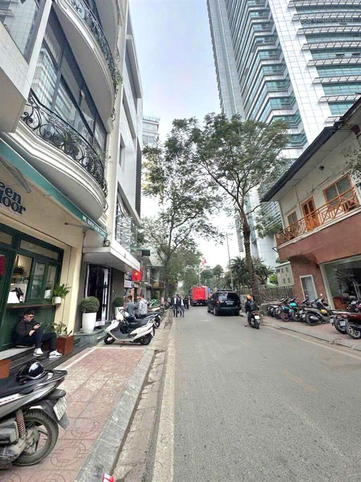 Bán nhà mặt phố trần quốc vượng 143m2, 9 tầng giá 70 tỷ. cầu giấy