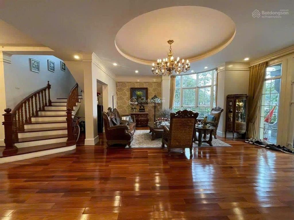 Bán biệt thự đội cấn 265m2, giá 128 tỷ. ba đình