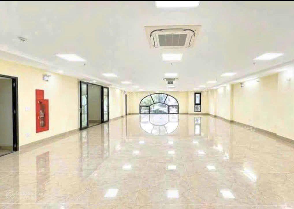 Bán nhà mặt phố yên lãng 326m2, 5 tầng giá 173 tỷ. đống đa