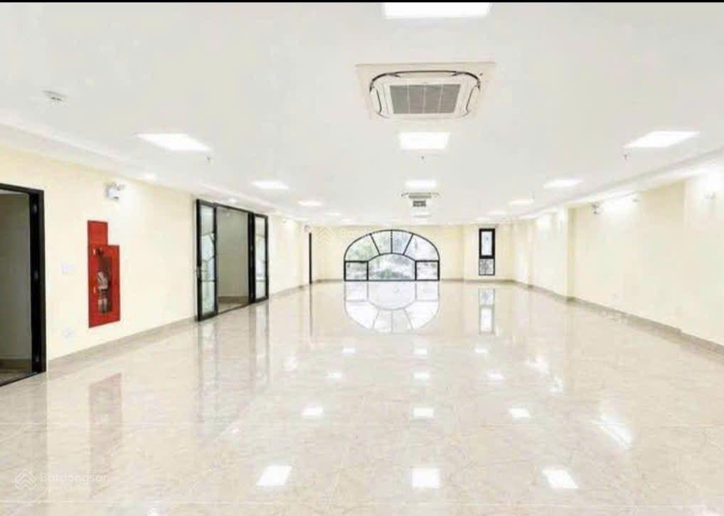 Bán nhà mặt phố cầu giấy 115m2, 9 tầng 1 hầm giá 80 tỷ. cầu giấy