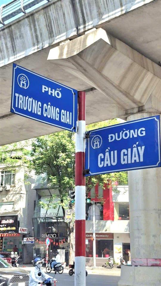 Bán nhà mặt phố cầu giấy 450m2, 11 tầng 1 hầm giá 420 tỷ. cầu giấy