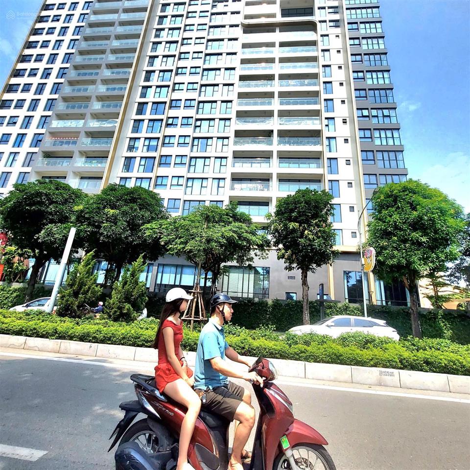 Bán biệt thự lạc long quân 395m2, giá 102 tỷ. tây hồ