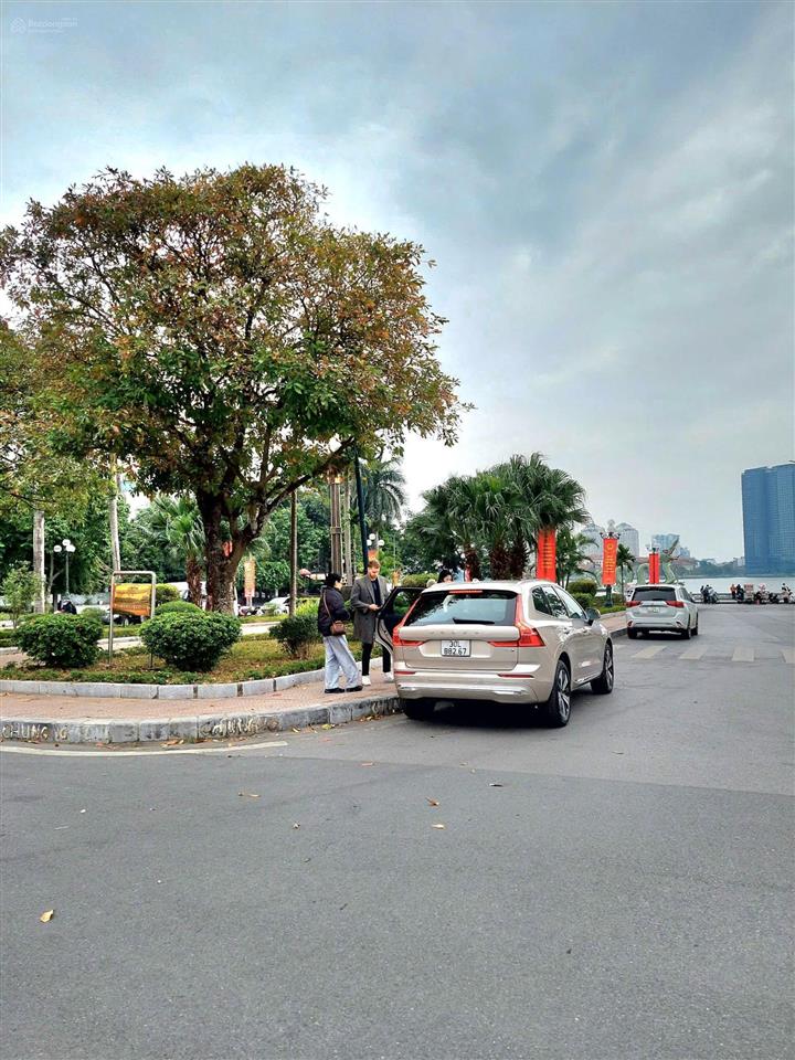 Bán nhà mặt phố lạc long quân 195m2, giá 85 tỷ. tây hồ