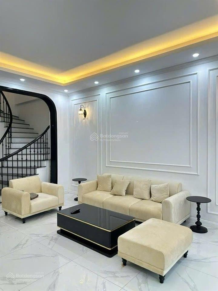 Bán nhà mặt phố cầu giấy 52m2, 5 tầng giá 28 tỷ. cầu giấy