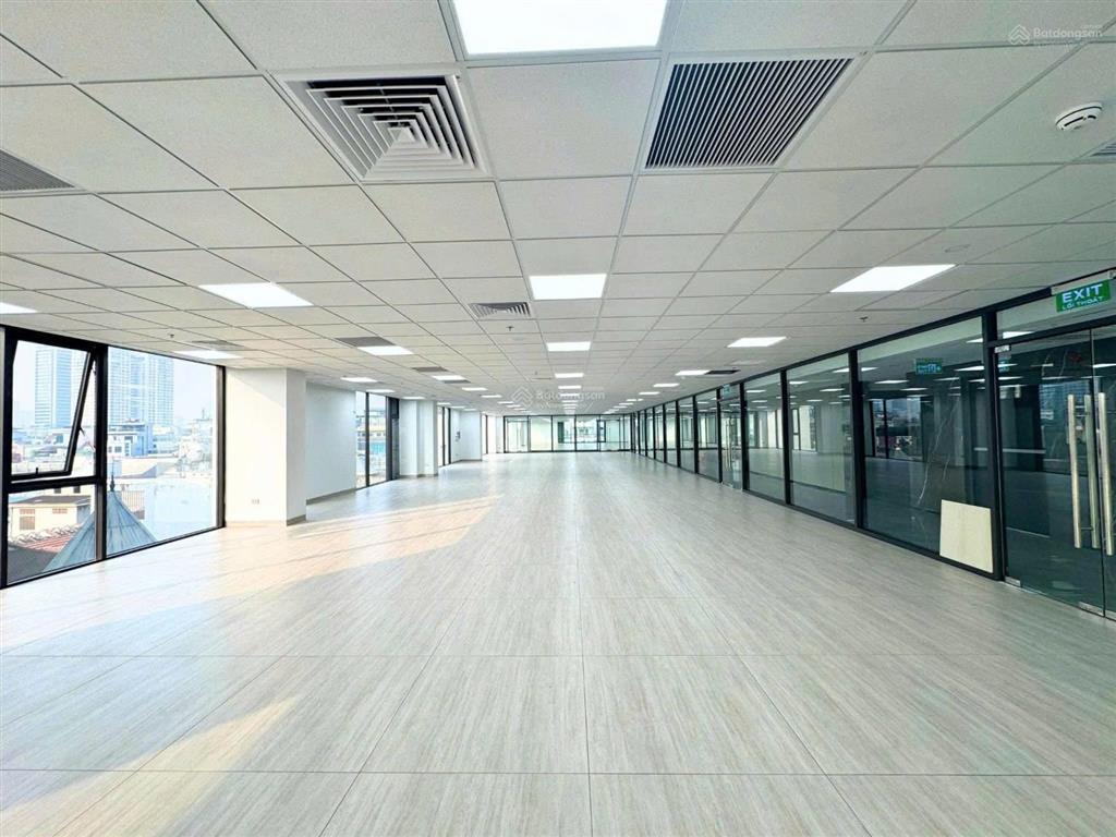 Bán nhà mặt phố yên lãng 320m2, 5 tầng giá 172 tỷ. đống đa