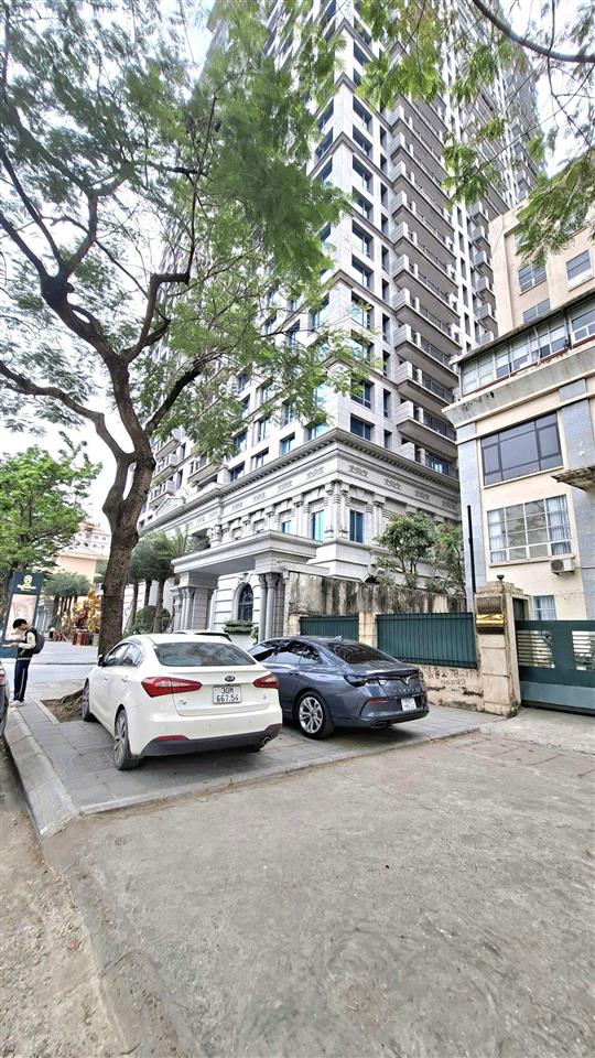 Bán nhà mặt phố nguyễn văn huyên 200m2, 11 tầng 1 hầm giá 178 tỷ. cầu giấy