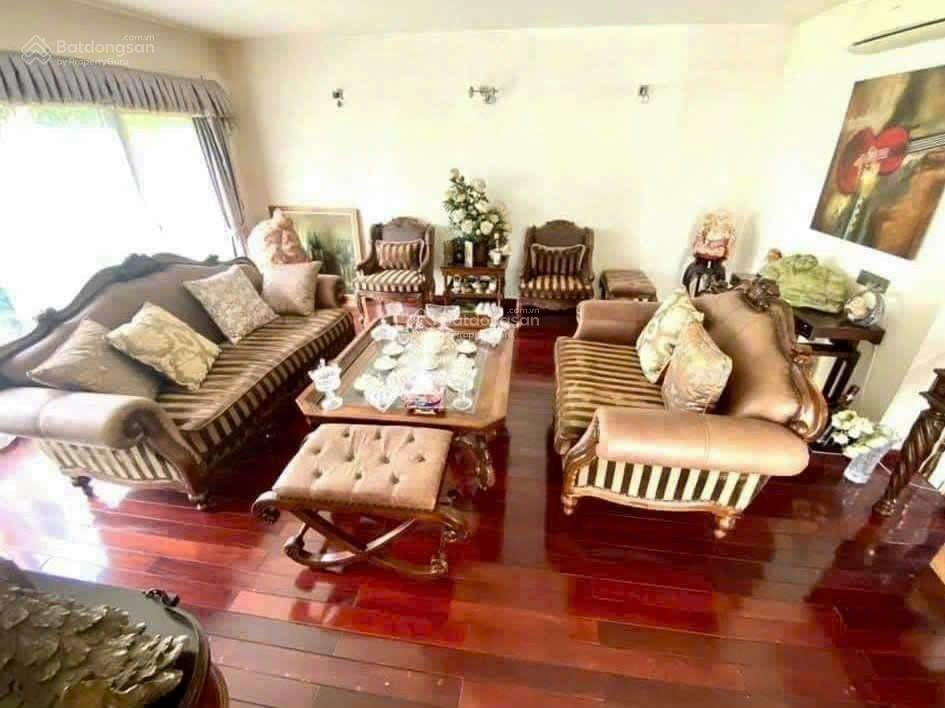 Bán nhà mặt phố linh lang 150m2, 5 tầng giá 68 tỷ. ba đình