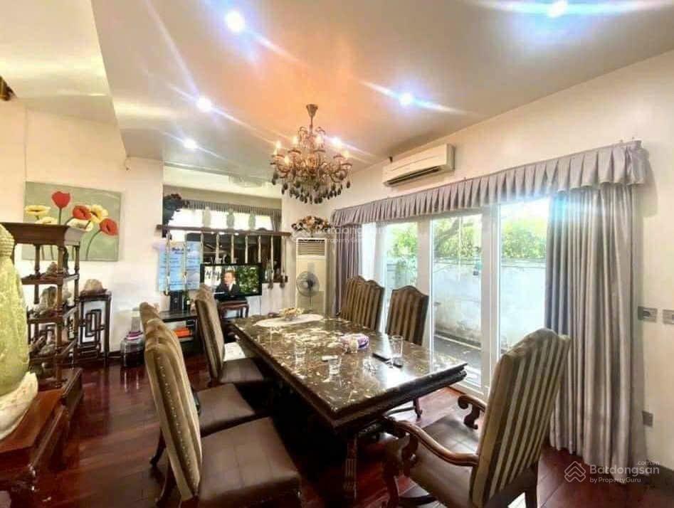 Bán nhà mặt phố linh lang 150m2, 5 tầng giá 68 tỷ. ba đình