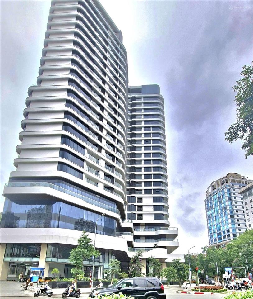 Bán nhà mặt phố liễu giai 180m2, 7 tầng giá 120 tỷ. ba đình