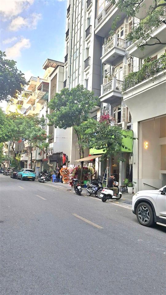 Bán nhà mặt phố nguyễn khắc nhu 200m2, giá 129 tỷ. ba đình
