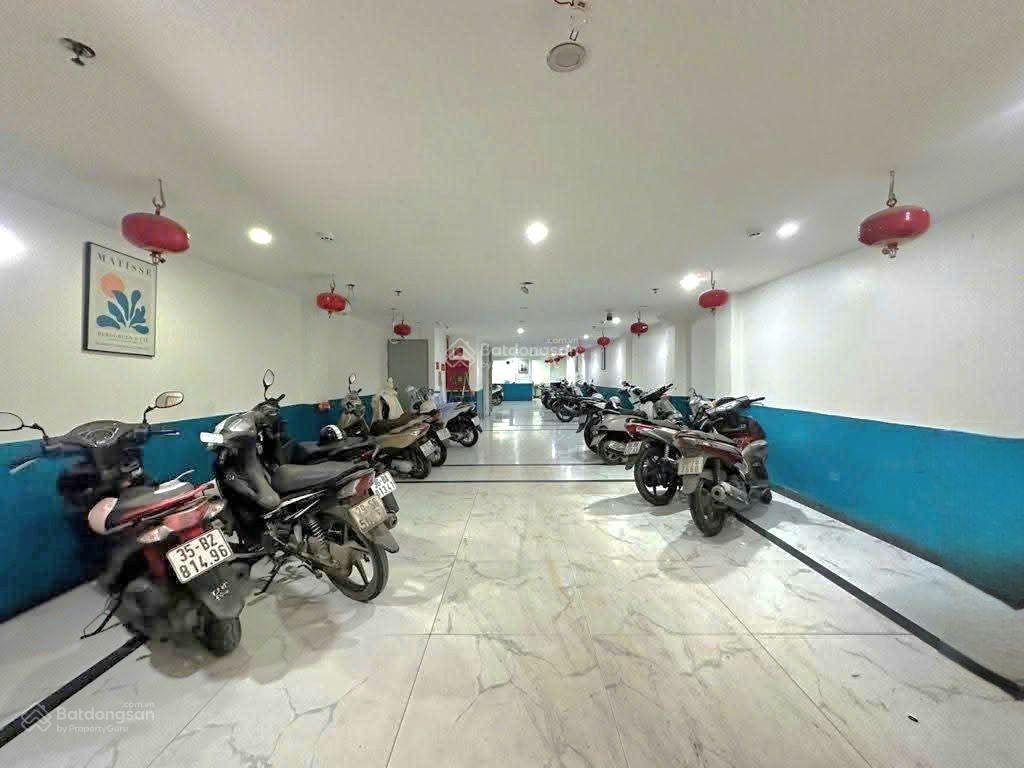 Bán nhà mặt phố giảng võ 135m2, 10 tầng 1 hầm giá thỏa thuận. ba đình