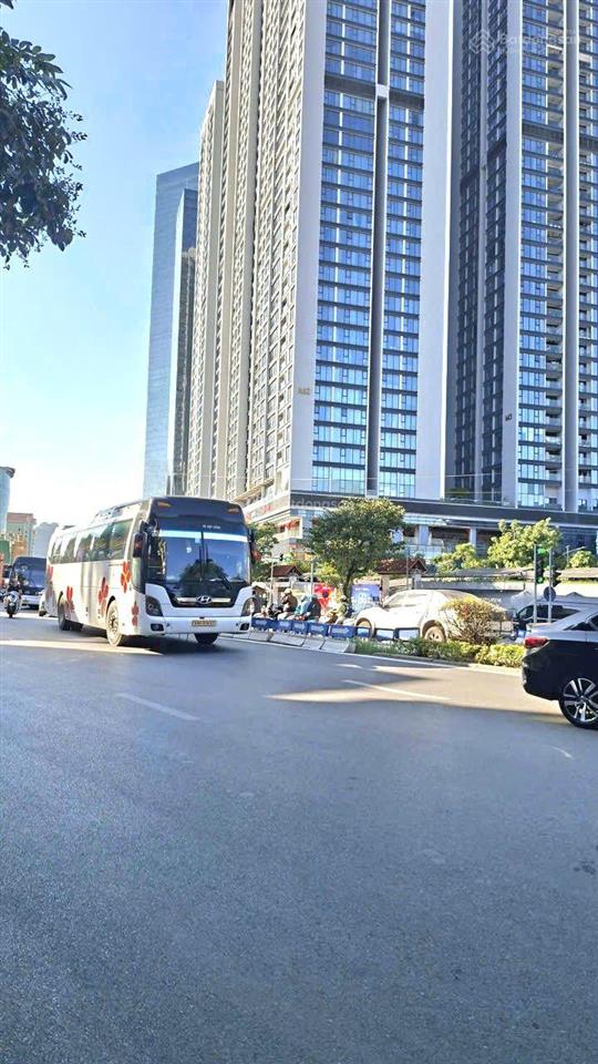 Bán nhà mặt phố giảng võ 135m2, 10 tầng 1 hầm giá thỏa thuận. ba đình