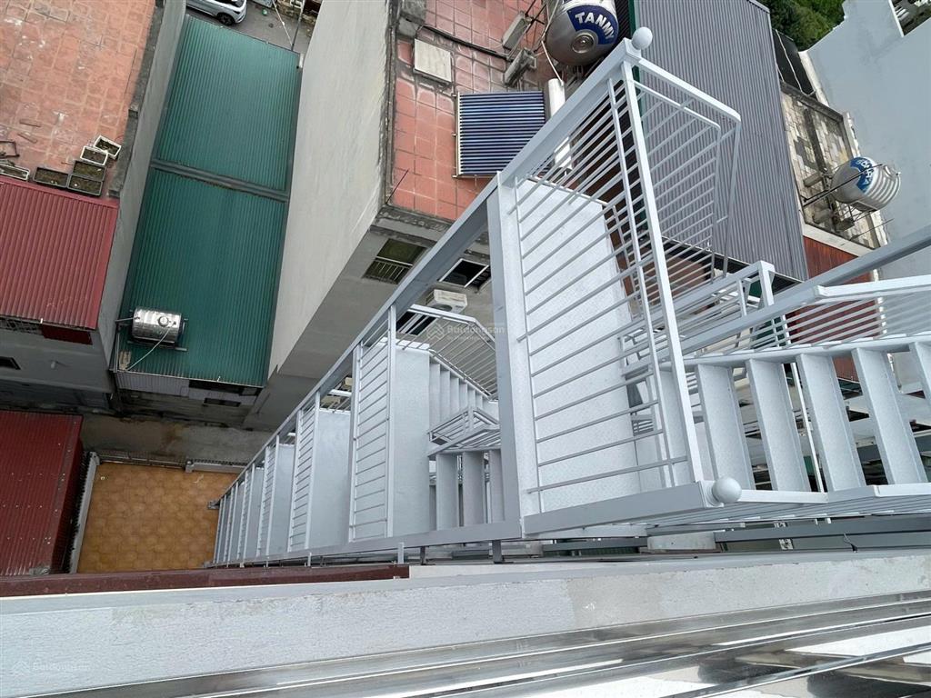Chính chủ cho thuê nhà mp ngô gia tự, đức giang 300m2, 8 tầng, 1 hầm, 2 thang máy, giá 250 triệu