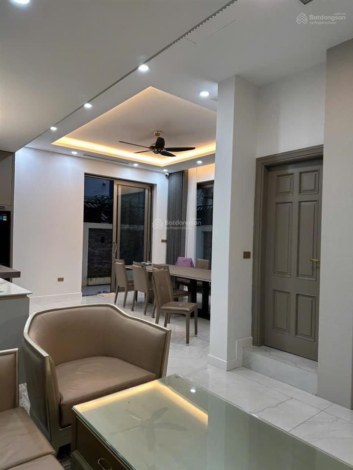 Cho thuê nhà bt 200 m2 tại việt hưng, long biên. 4 tầng. full đồ. giá 50 tr có đàm phán.
