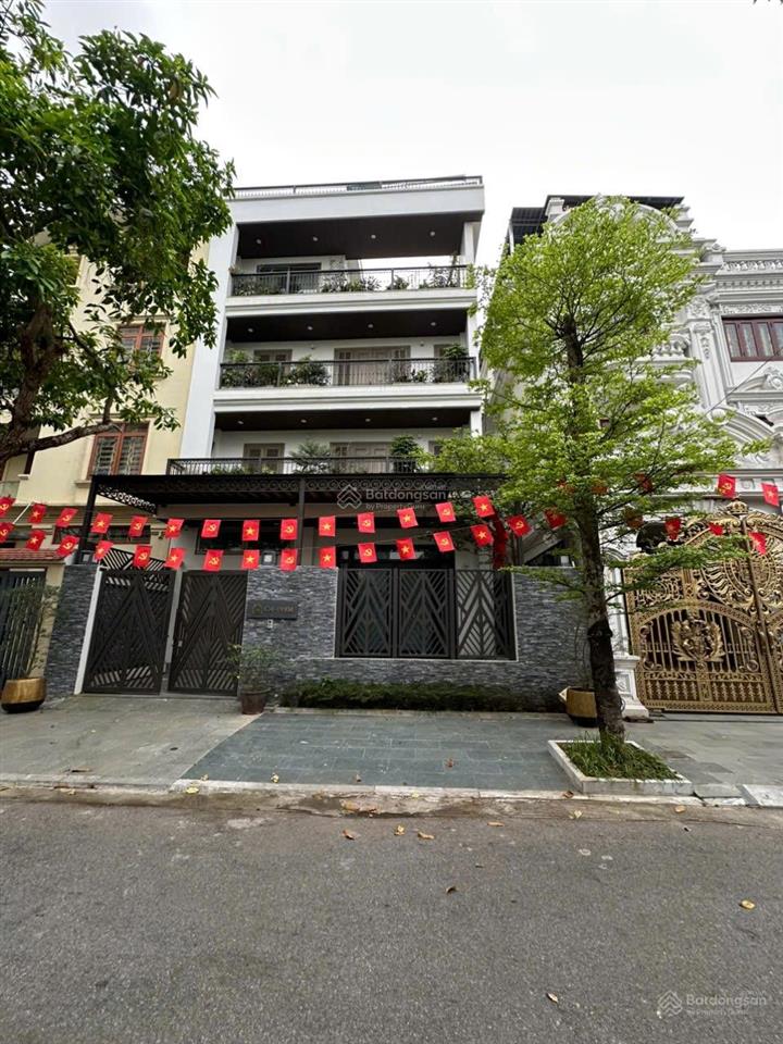 Cho thuê nhà bt 200 m2 tại việt hưng, long biên. 4 tầng. full đồ. giá 50 tr có đàm phán.