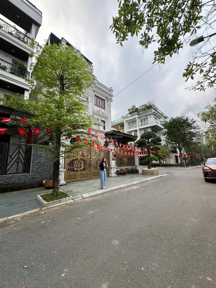 Cho thuê nhà bt 200 m2 tại việt hưng, long biên. 4 tầng. full đồ. giá 50 tr có đàm phán.