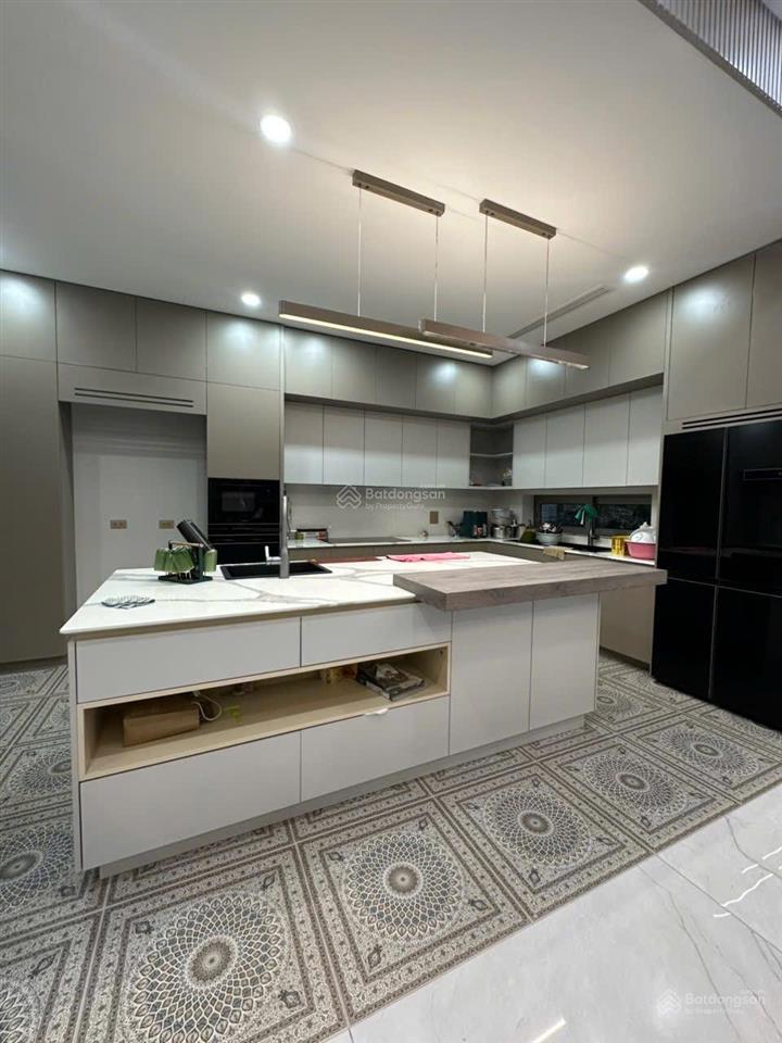 Cho thuê nhà bt 200 m2 tại việt hưng, long biên. 4 tầng. full đồ. giá 50 tr có đàm phán.