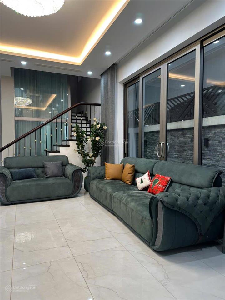 Cho thuê nhà bt 200 m2 tại việt hưng, long biên. 4 tầng. full đồ. giá 50 tr có đàm phán.