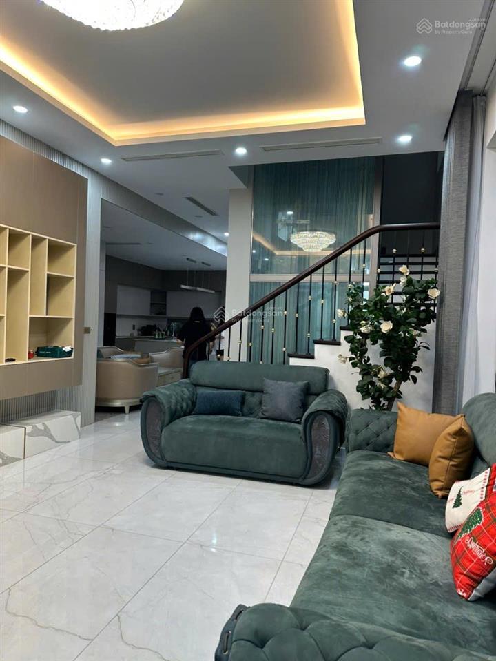 Cho thuê nhà bt 200 m2 tại việt hưng, long biên. 4 tầng. full đồ. giá 50 tr có đàm phán.