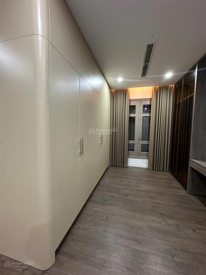 Cho thuê nhà bt 200 m2 tại việt hưng, long biên. 4 tầng. full đồ. giá 50 tr có đàm phán.