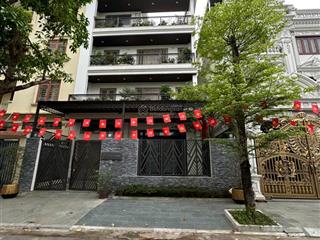 Chính chủ cho thuê nhà biệt thự kết việt hưng, long biên 200m2 xd 4 tầng, sang đẹp thang máy, 40 tr