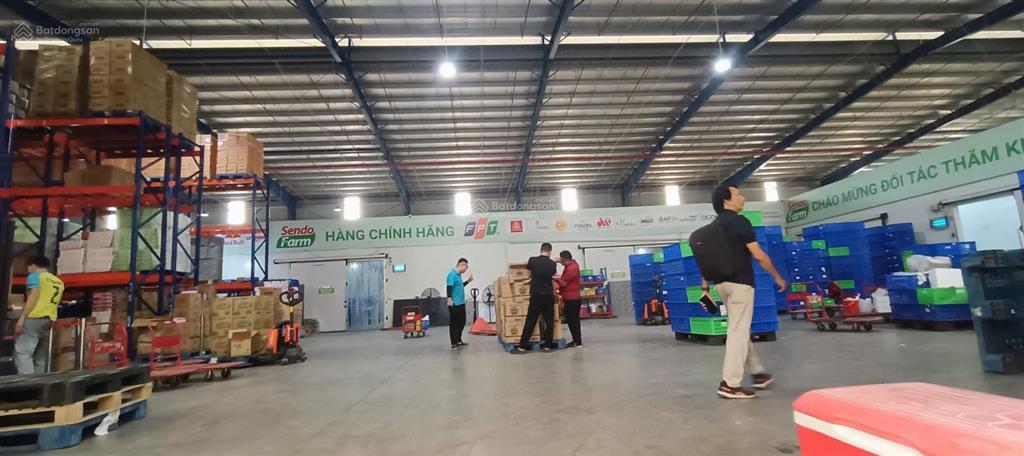 Cho thuê kho tại sài đồng, long biên, 450m2 công đỗ cửa, giá 100k/m2