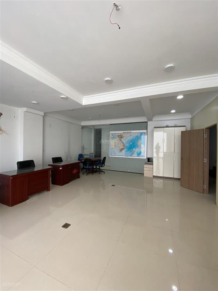Cho thuê nhà mp nguyễn văn cừ, long biên 50m2 7 tầng thang máy, lô góc 8m, giá 45 triệu