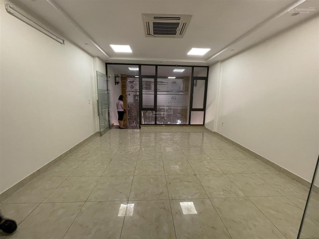 Cho thuê nhà mặt phố yên phụ, tây hồ 120m2 6 tầng 2 hầm, thông sàn thang máy, có pccc giá 100 triệu