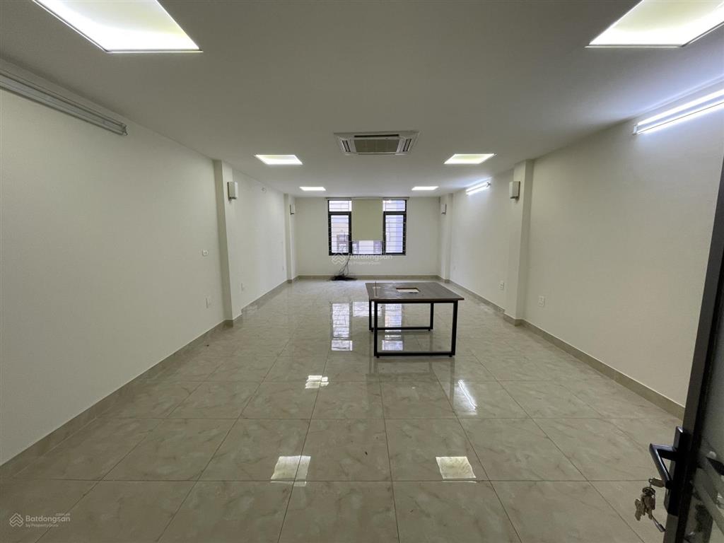 Cho thuê nhà mặt phố yên phụ, tây hồ 120m2 6 tầng 2 hầm, thông sàn thang máy, có pccc giá 100 triệu