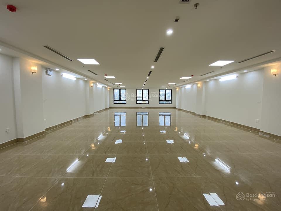 Cho thuê nhà mp ngô gia tự, long biên 285m2 8 nổi 1 hầm, mt 9m, thang máy, đh, pccc giá 220tr