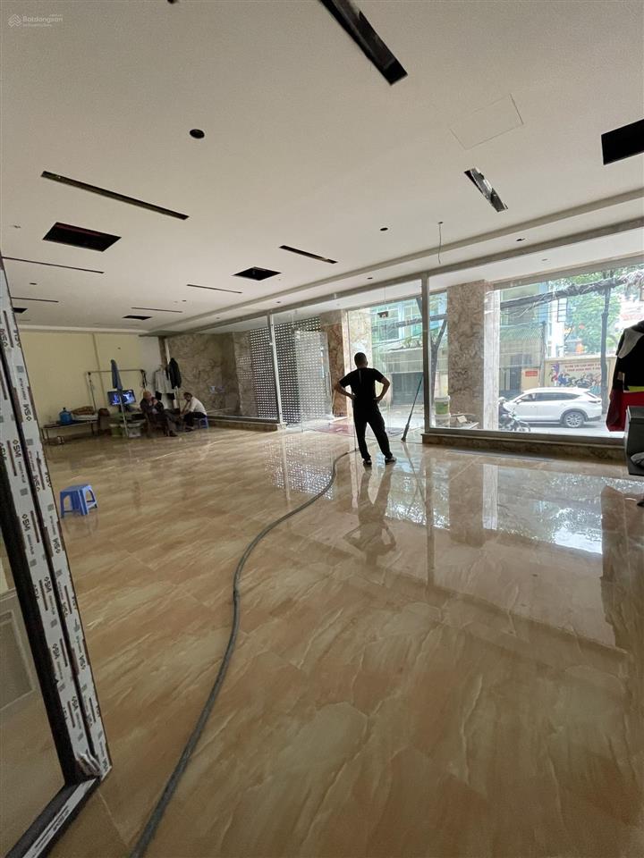 Cho thuê nhà nguyễn đình chiểu, hai bà trưng 60m2 8 tầng, thông sàn thang máy, giá 85 triệu